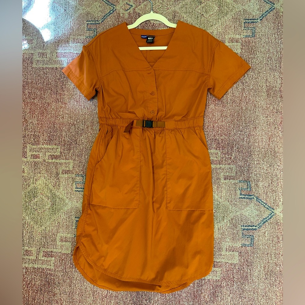 REI co op Sahara outdoor dress v neck button down w/ pockets orange small